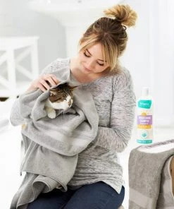 Frisco Brightening Cat & Dog Shampoo with Aloe -PetNest Shop 192074 PT4. SY630 V1589487671