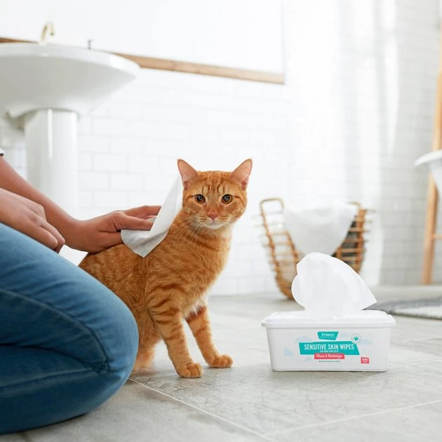 Frisco Sensitive Skin Waterless Grooming Wipes with Aloe and Honeysuckle for Dogs & Cats, 100 count 5 Frisco Sensitive Skin Waterless Grooming Wipes with Aloe and Honeysuckle for Dogs & Cats, 100 count - Image 3