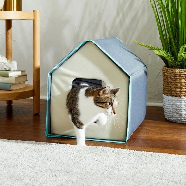 Frisco Indoor Unheated Cat House 3 Frisco Indoor Unheated Cat House